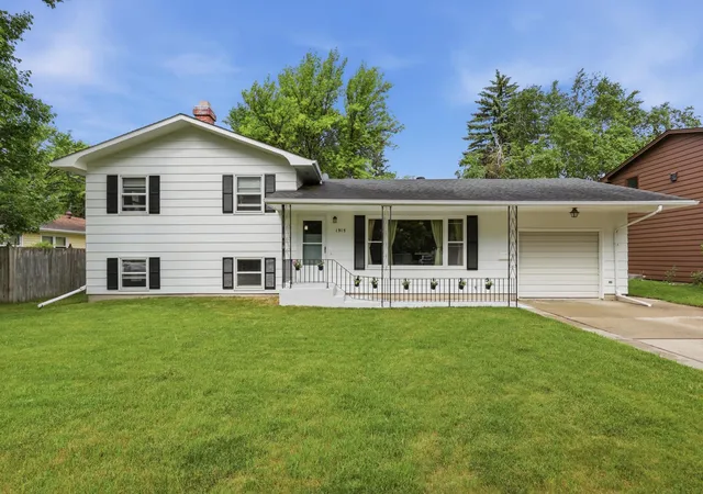 1st image of 1915 11th St S, Moorhead, MN 56560 | MLS# 7096675