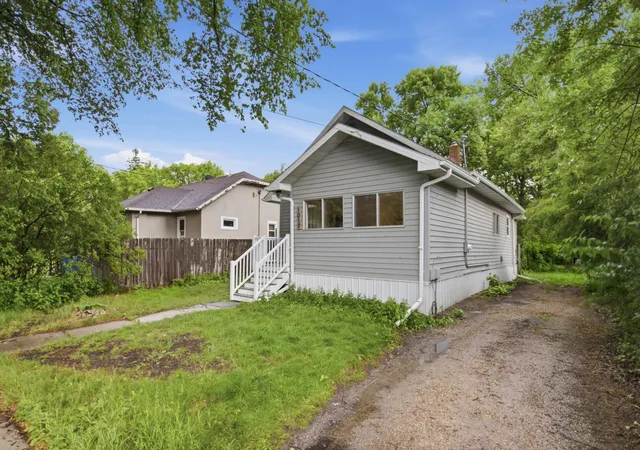 2nd image of 1017 14th St S, Fargo, ND 58103 | MLS# 7096688