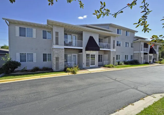 1st image of 2094 11th Ave Se #D, Rochester, MN 55904 | MLS# 7096694