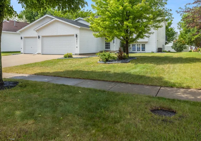 Homes for sale in Fargo, ND | 3801 20th St S, Fargo, ND 58104 | MLS# 7096701