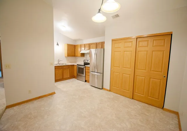 3rd image of 1876 Deerhaven Ln Ne #2, Rochester, MN 55906 | MLS# 7096704