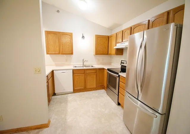 4th image of 1876 Deerhaven Ln Ne #2, Rochester, MN 55906 | MLS# 7096704