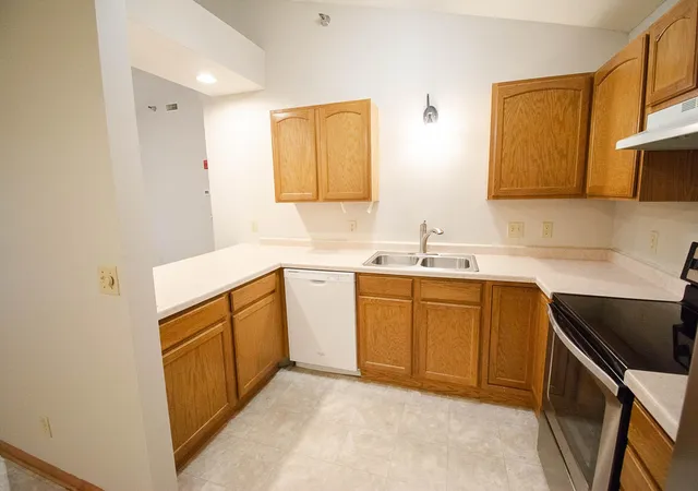5th image of 1876 Deerhaven Ln Ne #2, Rochester, MN 55906 | MLS# 7096704