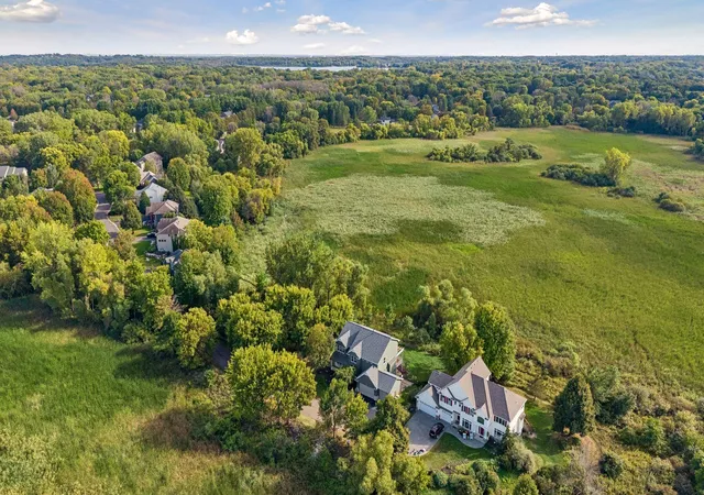 Photo 4 of Single family home for sale at 27125 Marsh Pointe Ct, Shorewood, MN 55331 | MLS# 7096705 | Listing updated on 2026-10-18