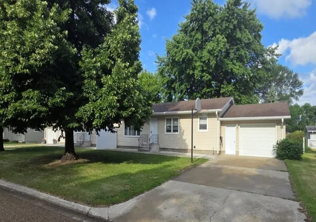 Homes for sale in Oakes, ND | 119 & 121 14th St N, Oakes, ND 58474 | MLS# 7096715