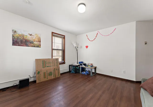 Listing Photo 4 - Condo for sale in building located at 3101 E 24th St, Minneapolis, MN 55406