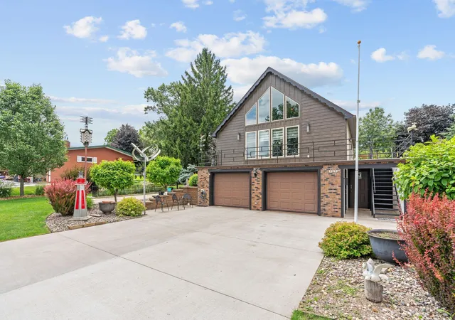 Photo 2 of Single family home for sale at 1505 N High St, Lake City, MN 55041 | MLS# 7096748 | Listing updated on 2026-09-19