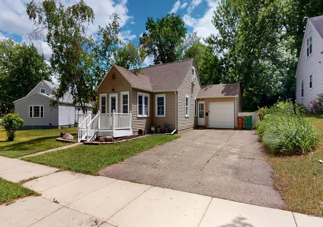 Homes for sale in Albert Lea, MN | 506 Sheridan St, Albert Lea, MN 56007 | MLS# 7096753