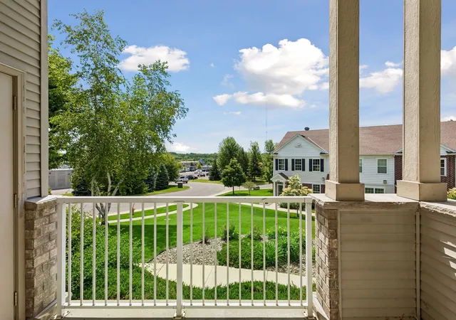 Homes for sale in Maplewood, MN | 1256 County Road D E #101, Maplewood, MN 55109 | MLS# 7096764
