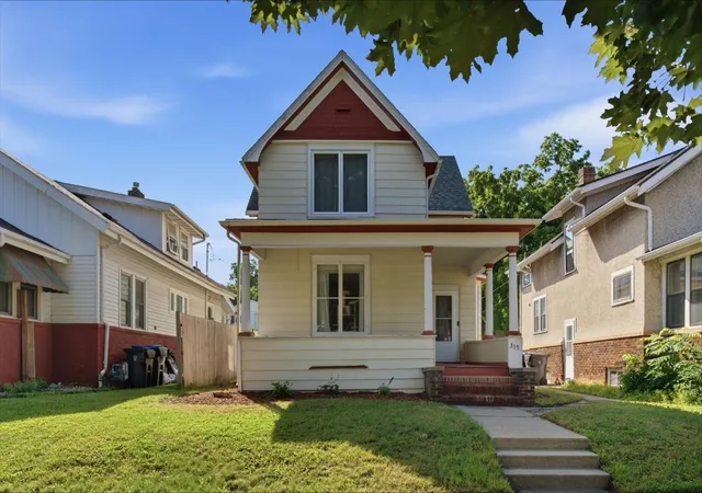Photo 3 of Single family home for sale at 315 N Broad St, Mankato, MN 56001 | MLS# 7096773 | Listing updated on 2026-07-21