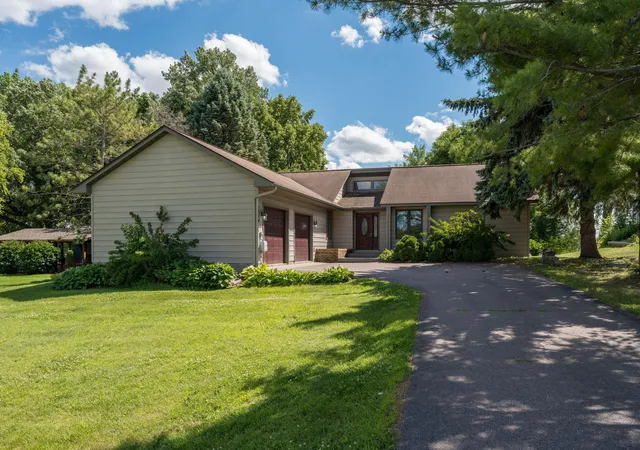 Homes for sale in Saint Peter, MN | 7044 Da Mar Est, Saint Peter, MN 56082 | MLS# 7096803