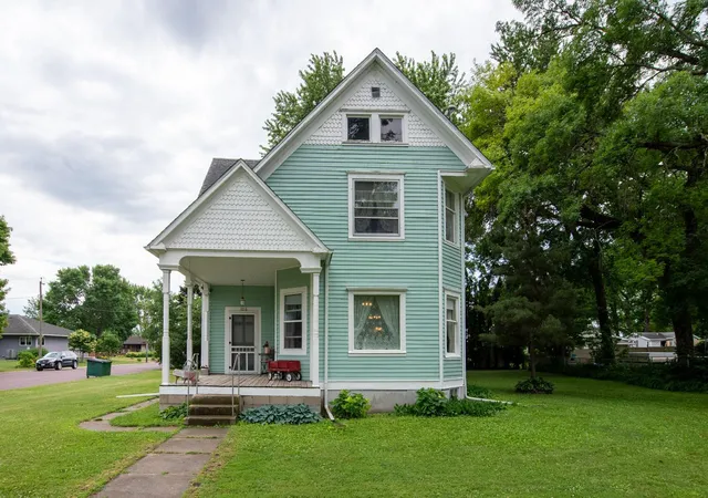 Homes for sale in Minnesota Lake, MN | 126 Minnesota Ave E, Minnesota Lake, MN 56068 | MLS# 7096806