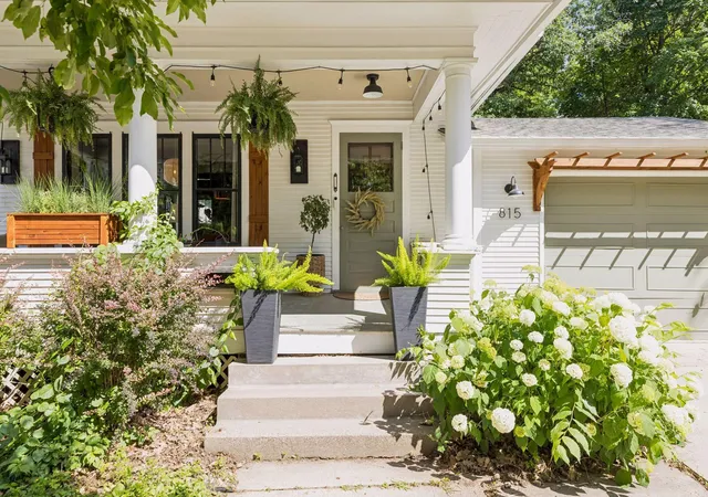 3rd image of 815 West Ave, Red Wing, MN 55066 | MLS# 7096826