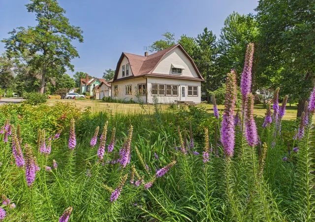 1st image of 6556 Oak St, North Branch, MN 55056 | MLS# 7096860