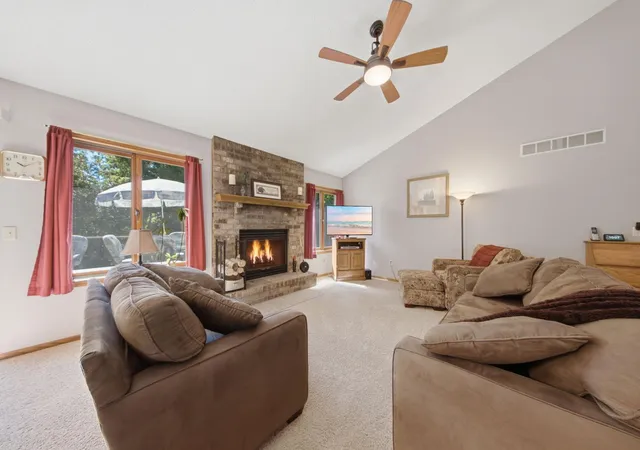 Homes for sale in Eagan, MN | 650 Bridle Ridge Rd, Eagan, MN 55123 | MLS# 7096926