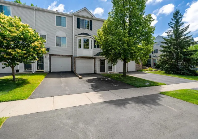 Homes for sale in Chanhassen, MN | 7772 Arboretum Vlg, Chanhassen, MN 55317 | MLS# 7096938