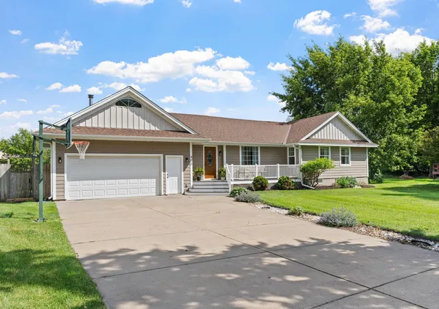 5th image of 400 Decatur Ave N, Golden Valley, MN 55427 | MLS# 7096955