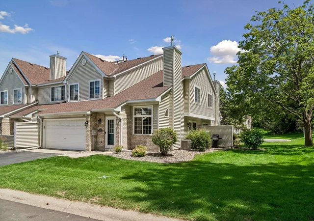 Homes for sale in Burnsville, MN | 15333 Greenhaven Ln #106, Burnsville, MN 55306 | MLS# 7096957