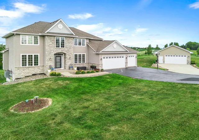 Homes for sale in New Prague, MN | 24678 Churchview Cir, New Prague, MN 56071 | MLS# 7096963