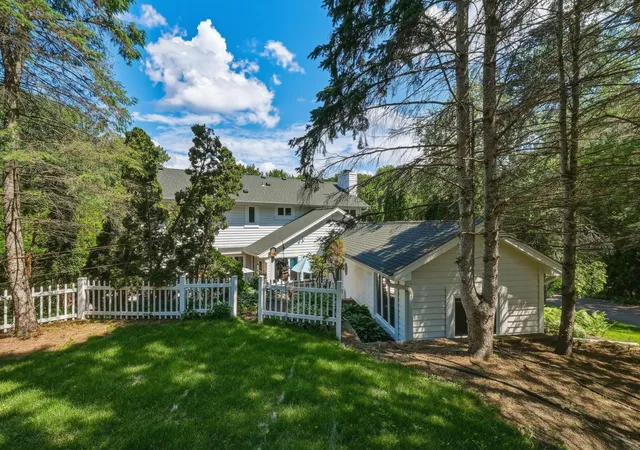 5th image of 1364 Chatterton Ct, Saint Paul, MN 55123 | MLS# 7096992