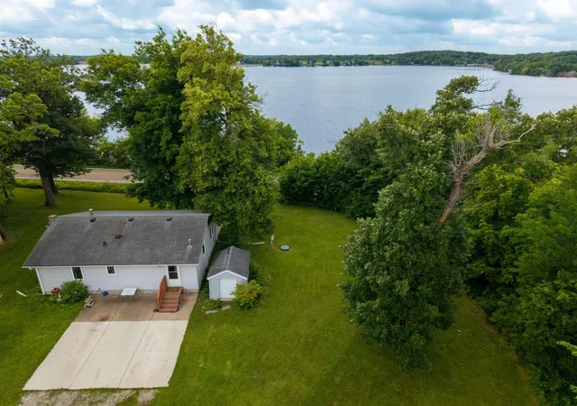 Photo 2 of Single family home for sale at 17571 Roberds Lake Blvd, Faribault, MN 55021 | MLS# 7097002 | Listing updated on 2026-07-02