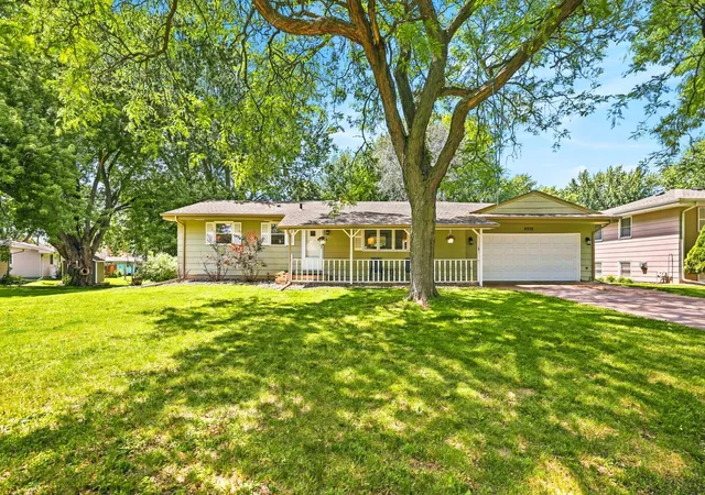3rd image of 4909 Wisconsin Ave N, New Hope, MN 55428 | MLS# 7097040