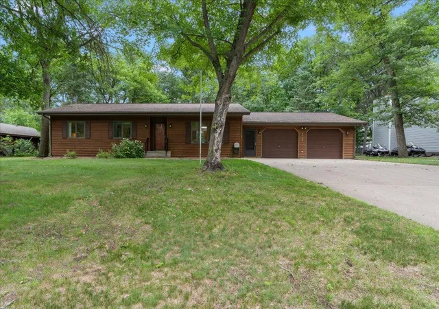 Homes for sale in Brainerd, MN | 2009 Crestview Ln, Brainerd, MN 56401 | MLS# 7097058