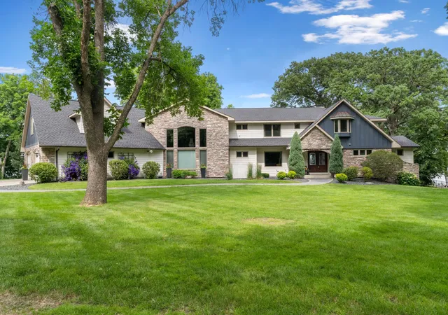 Photo 1 of Mansion for sale at 25701 Willow Ln, New Prague, MN 56071 | MLS# 7097076 | Listing updated on 2026-09-16
