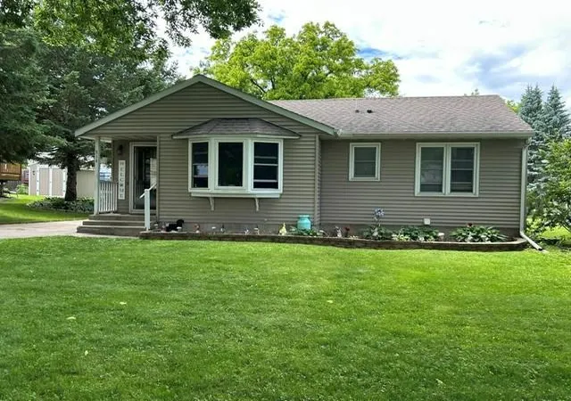 Homes for sale in Hutchinson, MN | 514 Clark St Ne, Hutchinson, MN 55350 | MLS# 7097095