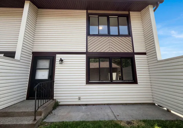 Photo 1 of Single family home for sale at 13637 Heather Hills Dr, Burnsville, MN 55337 | MLS# 7097097 | Listing updated on 2026-09-17
