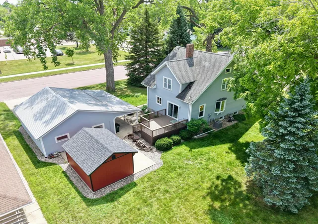Homes for sale in Saint James, MN | 821 10Th Ave N, Saint James, MN 56081 | MLS# 7097107