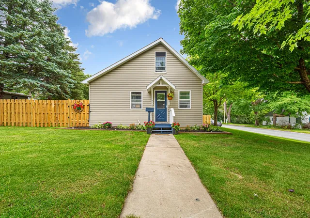2nd image of 401 N Section Ave, Spring Valley, MN 55975 | MLS# 7097132