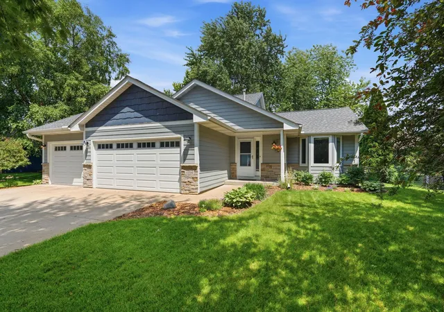 2nd image of 7164 Gray Heron Dr, Circle Pines, MN 55014 | MLS# 7097162