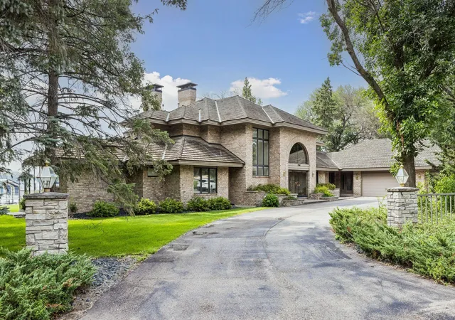 Photo 2 of Sale Pending at 5360 Howards Point Rd, Excelsior, MN 55331 | MLS# 7097164 | Listing updated on 2026-08-26