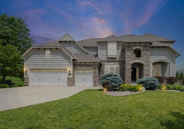 Homes for sale in Chanhassen, MN | 2550 Arrowhead Ln, Chanhassen, MN 55317 | MLS# 7097244