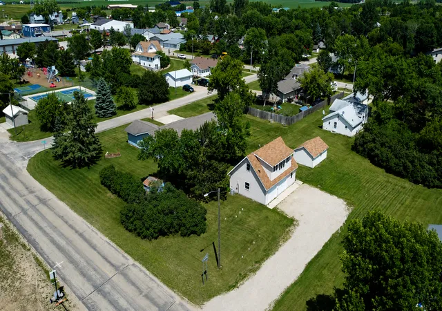 4th image of 204 S Maple Ave S, Ottertail, MN 56571 | MLS# 7097246