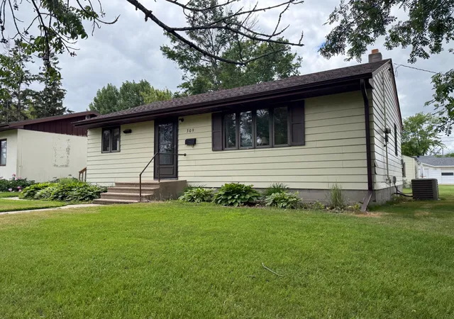 Homes for sale in Roseau, MN | 309 7th Ave Ne, Roseau, MN 56751 | MLS# 7097257