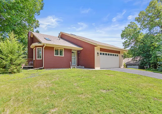 Homes for sale in Savage, MN | 5606 W 132nd St, Savage, MN 55378 | MLS# 7097278