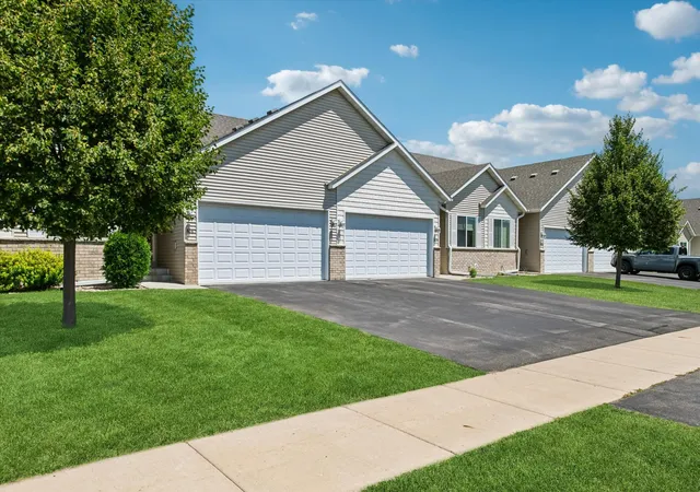Homes for sale in Shakopee, MN | 4147 Blakewood Dr, Shakopee, MN 55379 | MLS# 7097279