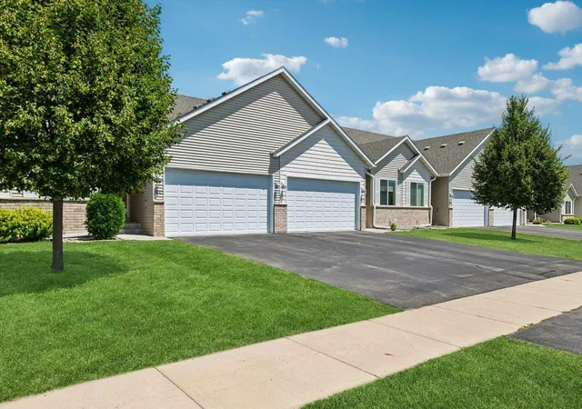 Homes for sale in Shakopee, MN | 4147 Blakewood Dr, Shakopee, MN 55379 | MLS# 7097279