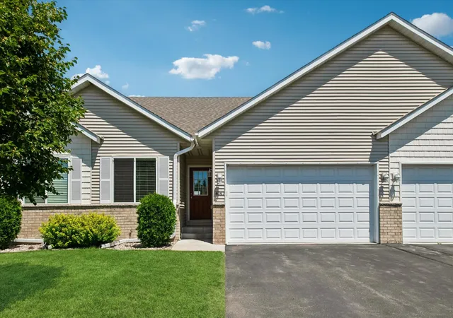 Photo 3 of Single family home for sale at 4147 Blakewood Dr, Shakopee, MN 55379 | MLS# 7097279 | Listing updated on 2026-10-05