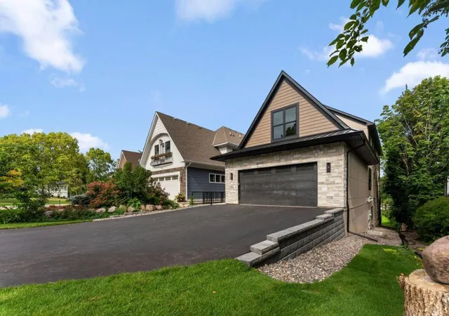 Homes for sale in Minnetonka, MN | 3061 Lake Shore Blvd, Minnetonka, MN 55391 | MLS# 7097286