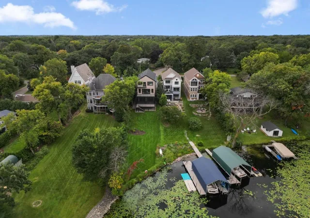 Homes for sale in Minnetonka, MN | 3061 Lake Shore Blvd, Minnetonka, MN 55391 | MLS# 7097286