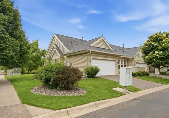 Photo 4 of Sale Pending at 1610 Riverspointe Ct, Anoka, MN 55303 | MLS# 7097289 | Listing updated on 2026-08-27