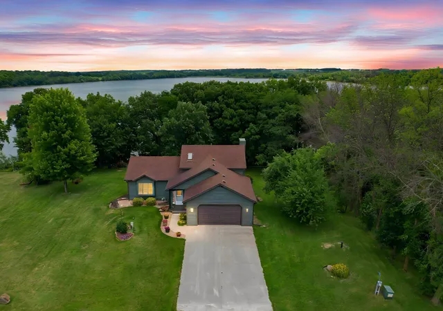 Homes for sale in Faribault, MN | 13611 Fox Lake Trl, Faribault, MN 55021 | MLS# 7097324