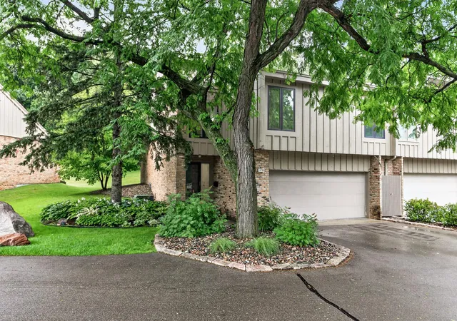 Homes for sale in Edina, MN | 5725 Duncan Ln, Edina, MN 55436 | MLS# 7097327