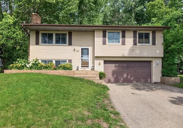Homes for sale in Eagan, MN | 3884 Calcite Dr, Eagan, MN 55122 | MLS# 7097333