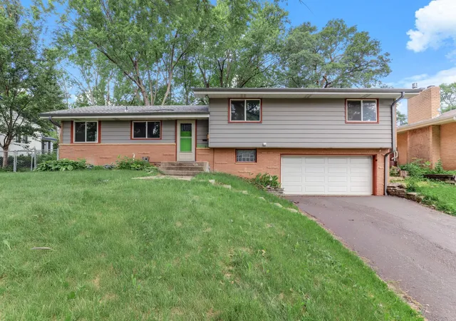1st image of 3837 Georgia Ave N, Crystal, MN 55427 | MLS# 7097337