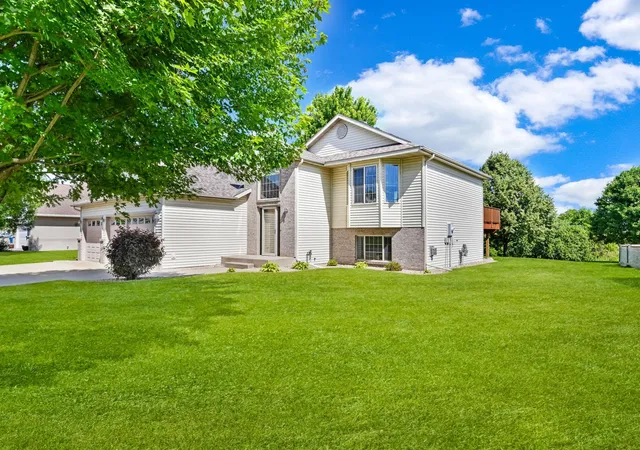3rd image of 1154 Garden Brook Dr, Sauk Rapids, MN 56379 | MLS# 7097343