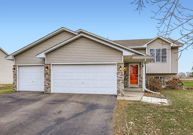 Homes for sale in Monticello, MN | 9982 Park Pl Dr, Monticello, MN 55362 | MLS# 7097399